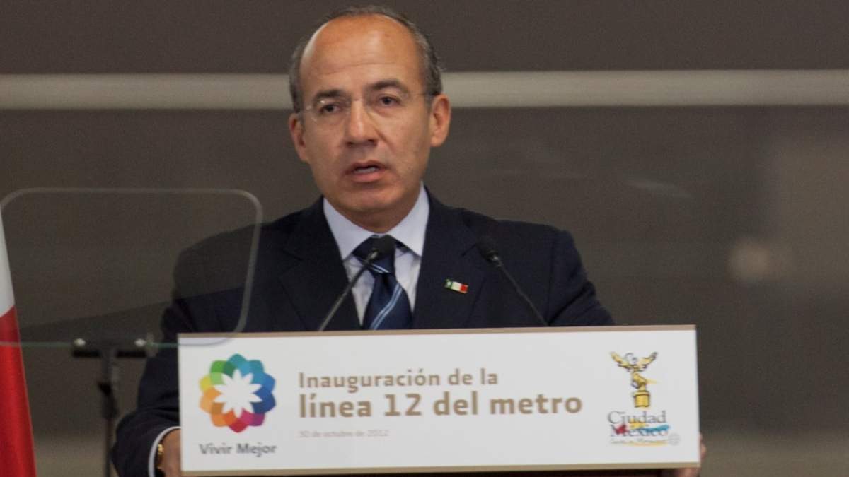 Felipe Calderón en octubre de 2012 durante la inauguración de la línea 12 del Metro de la Ciudad de México