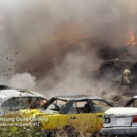 Al menos 100 autos se incendiaron en un depósito vehicular privado en Tlajomulco