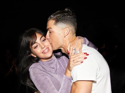 Sol para dos: Georgina Rodríguez y Cristiano enamoran con sus figuras en alta mar