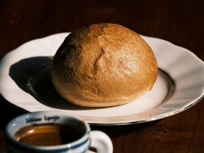 Pan con solo un huevo y sin harina: extraesponjoso y exprés para preparar tus próximos tostados