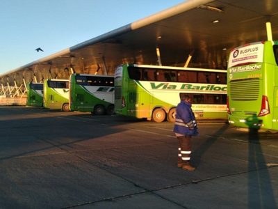 Emprendieron viaje los colectivos varados en la ETON