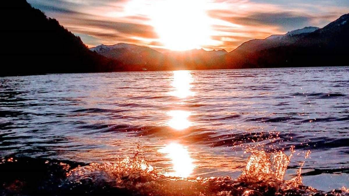 Lago Lácar. Fuente: (Twitter)