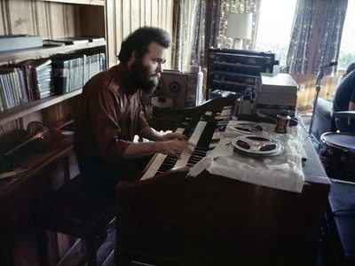 Garth Hudson, legendario músico de The Band, fallece a los 87 años