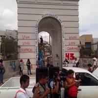 Padres de los 43 protestan en Ciudad Judicial de Chilpancingo