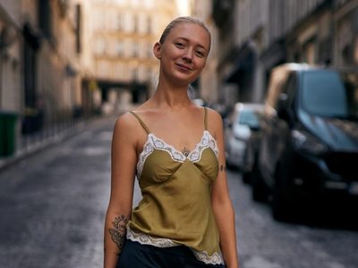 La elegancia sensual que vuelve con fuerza: las prendas lenceras pisan la primavera-verano 2026