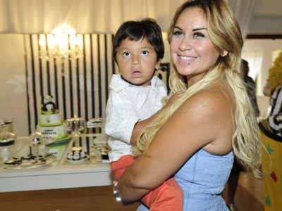 Regalos y sonrisas: Verónica Ojeda retrató así el rostro de Dieguito Fernando y nos derritió de amor