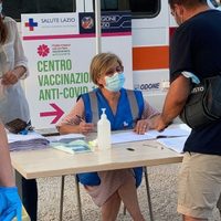 Vacunación en Italia: Edificios icónicos, música... y castigos a los no inmunizados