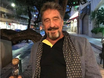 Rusia sugiere que McAfee pudo no haberse suicidado e insta a investigar el "misterio"