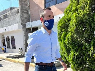 Samuel García amenaza con exhibir propiedades en EU del líder del PAN en el Congreso