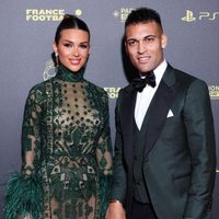 Buena selección: Agustina Gandolfo, la esposa de Lautaro Martínez, elige el jean que todas queremos este invierno