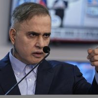 Fiscalía de Venezuela pide orden de arresto contra Javier Milei por retener un avión