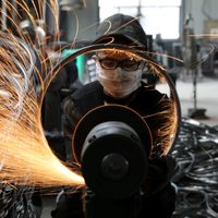 Cómo es el programa que lanzó el Gobierno para convertir planes sociales en trabajo