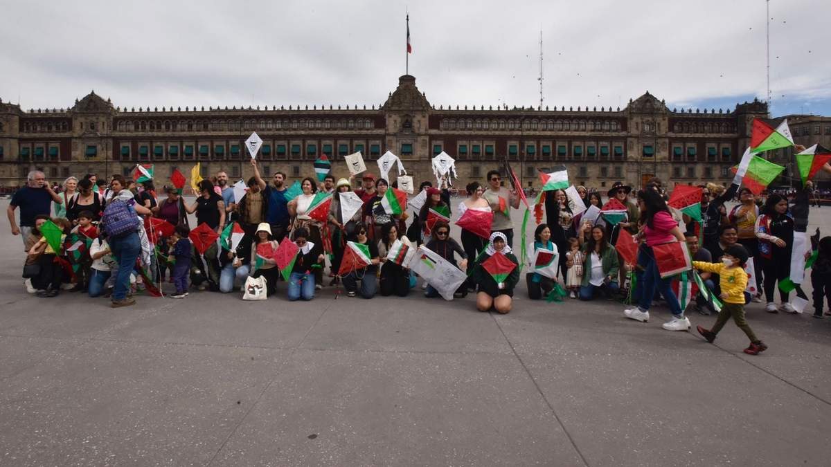 "No es una guerra, es genocidio", gritaron activistas