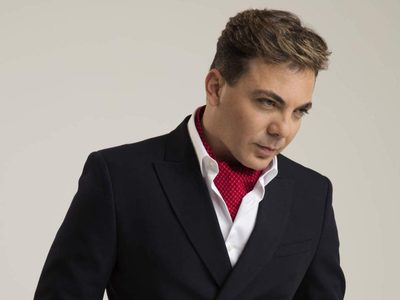 ¡Escrache en plena calle! Cristian Castro iba con su novia cuando lo increparon ¡Mira su reacción!