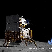 La sonda china Chang'e 5 llega con éxito a la Luna para traer muestras