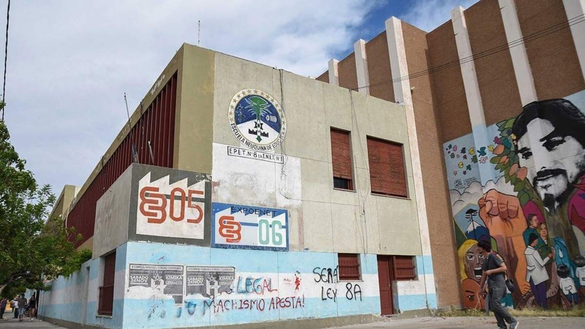 EPET 8 en Neuquén Capital. Fuente: (Twitter)