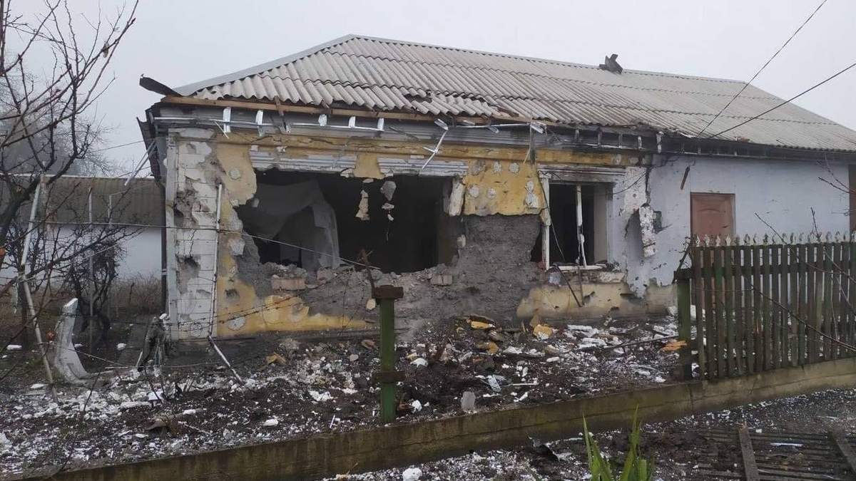 Una casa destruida en Mariúpol tras los ataques de Rusia