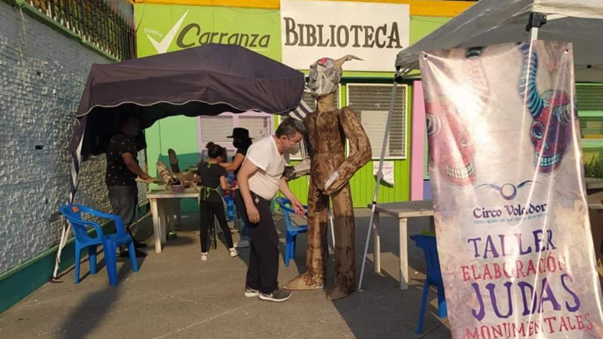 Elaboración de Judas en la Galería de Arte Circo Volador
