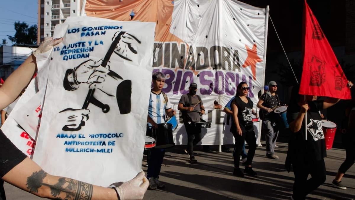 Movilización contra el protocolo antipiquetes. Fuente: (Emiliano Ortiz).