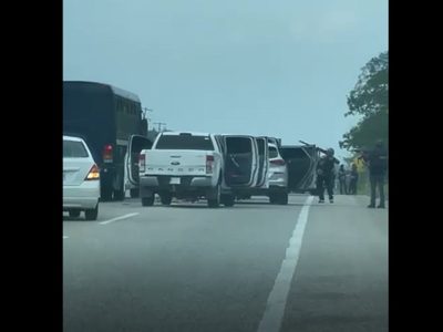 Hombres armados raptan a empleados de la Secretaría de Seguridad de Chiapas (Video)