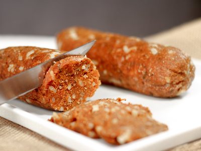 Sin carne, fácil y muy saludable: hacé estos chorizos veganos y lucite con una receta original