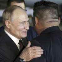 Presidente ruso Vladímir Putin realiza una visita poco habitual a Corea del Norte, un viejo aliado