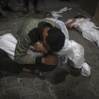 Ataques israelíes en sur de Gaza, matan a 22 personas; la mayoría niños