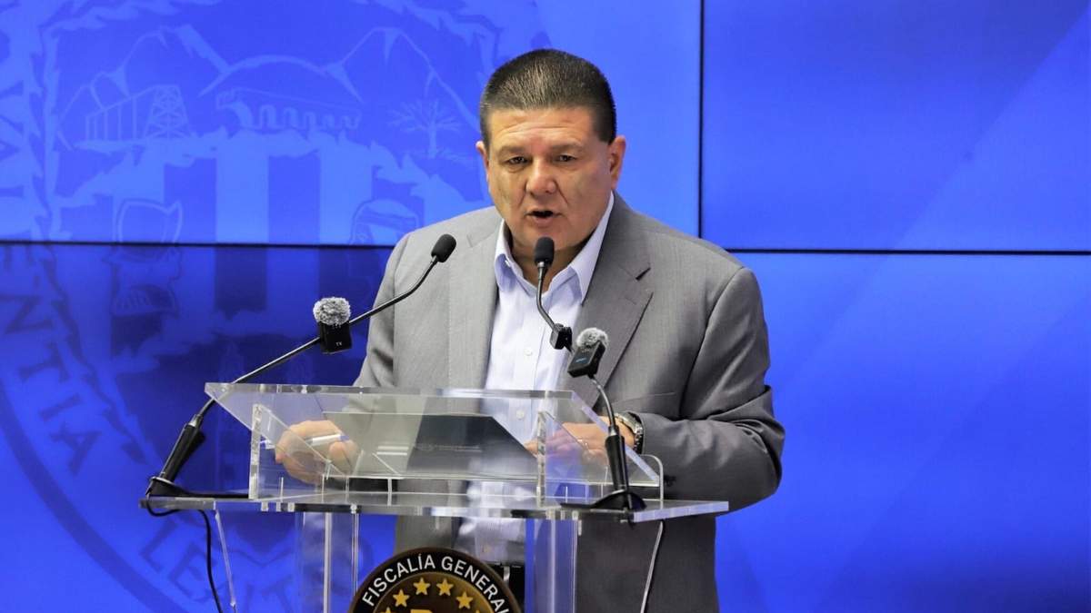 César Jáuregu en la conferencia en la que anunció su renuncia