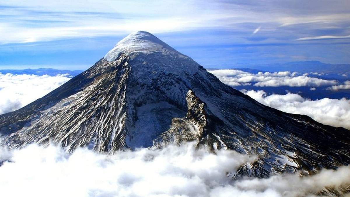 Emblemático volcán Lanín, en la provincia de Neuquén. Fuente: (Twitter)