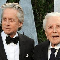 La razón por la que Kirk Douglas no dejó NADA a su hijo Michael Douglas ¿Y la herencia?