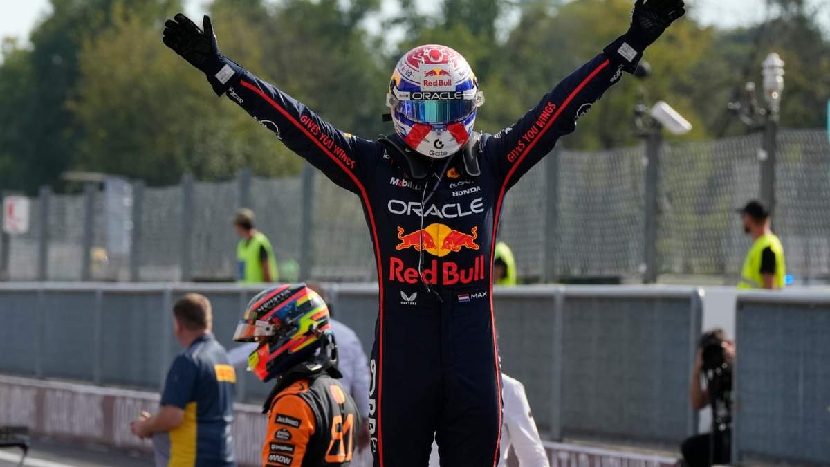 El piloto holandés Max Verstappen de Red Bull celebra al ganar el Gran Premio de Italia en Monza el domingo 7 de septiembre del 2025
