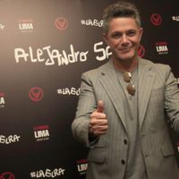 Aliadas: Alejandro Sanz tiene dos amores que jugaron de cómplices en este acto