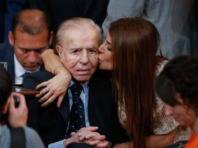 Conmovedor: así recibió Carlos Menem la llegada del 2021