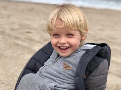 Ni lo extraña: separado de Marley, Mirko se divierte a lo grande en la previa del verano
