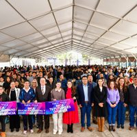 Tere Jiménez entrega becas en Jesús María