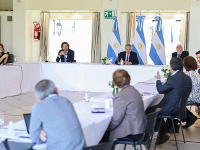Cumbre en Olivos: el Comité de Expertos avaló una "apertura progresiva" de la cuarentena