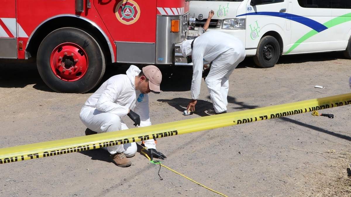 Peritos del Instituto Jalisciense de Ciencias Forenses