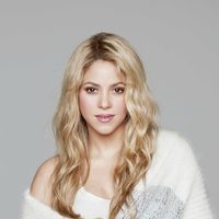Súper solidaria: Shakira dona este increíble traje y nadie puede creer su buen gesto