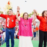 En Edomex, Xóchitl Gálvez elogia a Arturo Montiel y Camacho Quiroz y arremete contra Eruviel Ávila