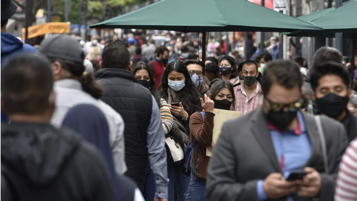 Los casos nuevos siguen aumentando, debido a las nuevas variantes del coronavirus