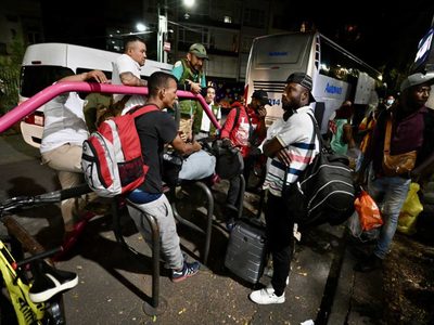 Pedían entre 200 y 600 pesos diarios a migrantes para estar en campamento de la plaza Giordano Bruno