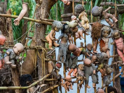 La perturbadora historia de la isla de las muñecas