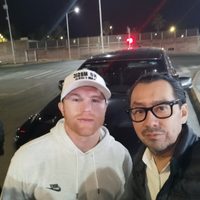 "Canelo" Álvarez visita taquería en Jalisco y paga la cuenta de todos los clientes