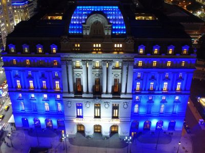 El Gobierno reducirá el consumo de luz en todos los edificios públicos