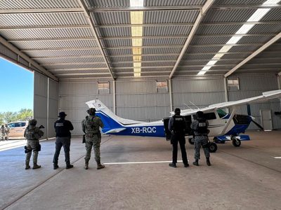 Desmantelan hangar clandestino en Mexicali y decomisan 20 kilos de cocaína