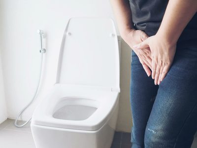 Prestá atención a tu salud: cómo el color de tu orina te alerta si te falta o no tomar más cantidad de agua