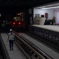 Rescatan a una joven que cayó a las vías del Metro en la estación Sevilla