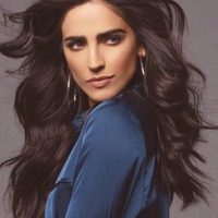 ¡Lomazo picante! Bárbara de Regil se destapa en la arena y el sol la broncea toda