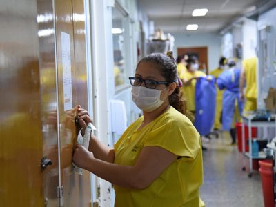 Impresionan los videos del hospital Castro Rendón tras la tormenta: quedó bajo agua