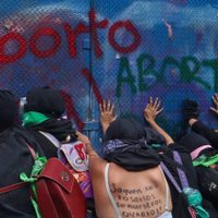 Iglesia cuestiona a Corte sobre el aborto: ¿era la ansiada respuesta que necesitaban del feminismo?